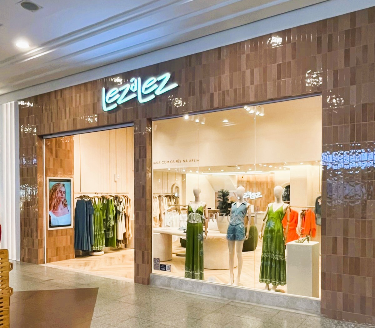 Fachada da loja Lez a Lez entregue pela Módulo2